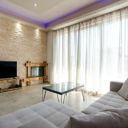 Apartment Luxury Next To The Sea